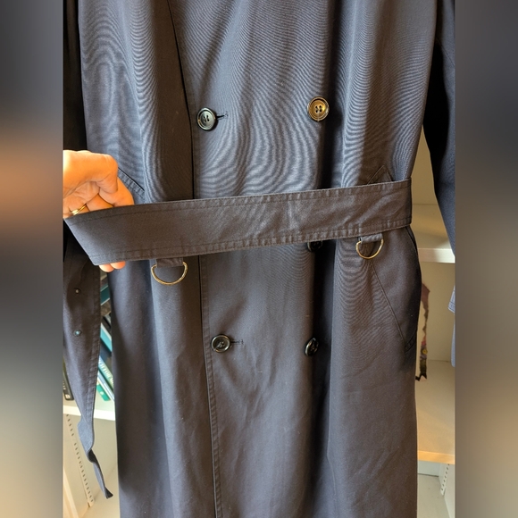 Vintage London Fog Trench Coat Lightweight Oversized Navy Plaid Lining Large 42R - Picture 6 of 15